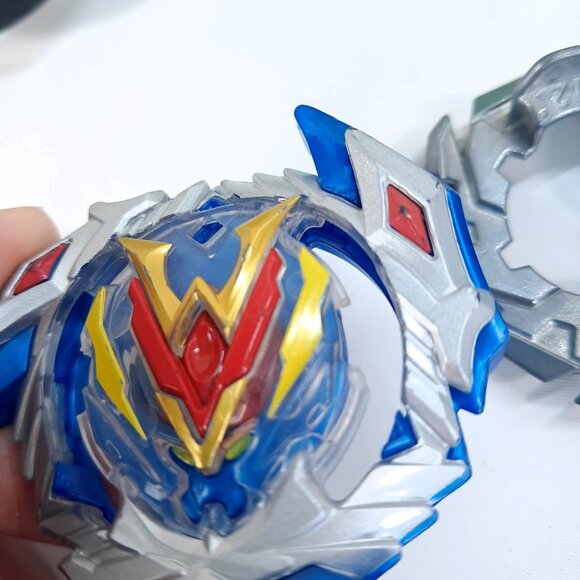 Beyblade Burst Turbo SlingShock Wonder Valtryek V4 12 Volcanic-S silver blue - Picture 4 of 8